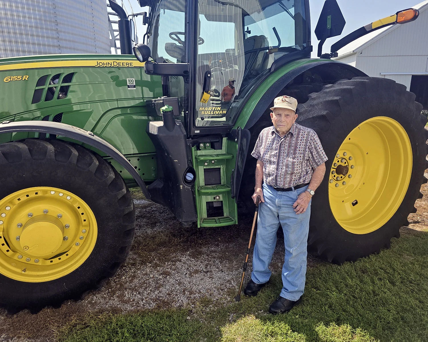 104-year-old Illinois farmer retires
